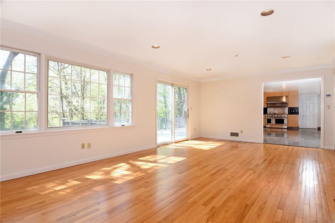 Single Family Oliphant  Westchester County, NY 10522, MLS-H6305130-8
