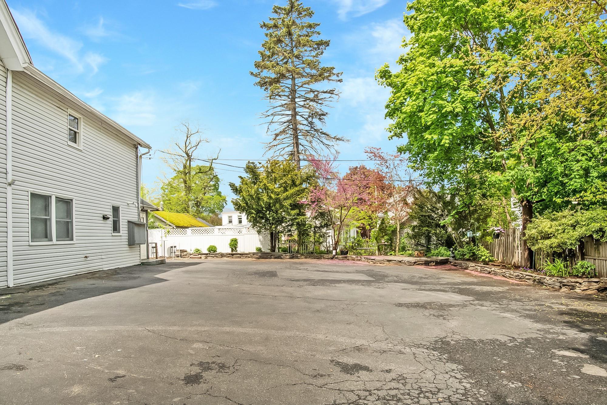 Single Family Ulster  Ulster County, NY 12477, MLS-H6305878-3