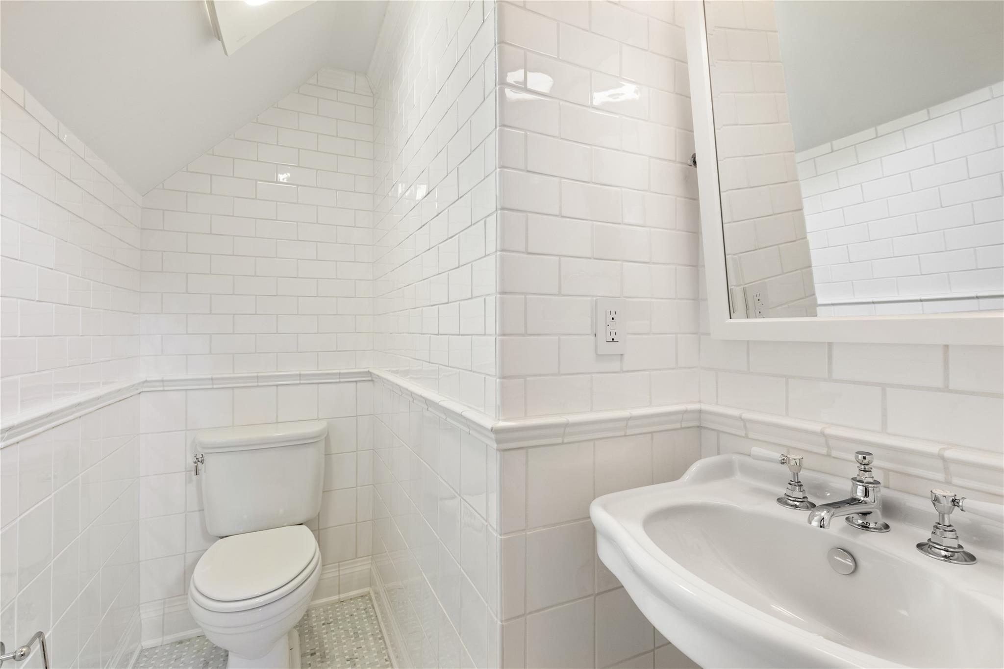 Single Family Livingston  Westchester County, NY 10522, MLS-H6306282-21