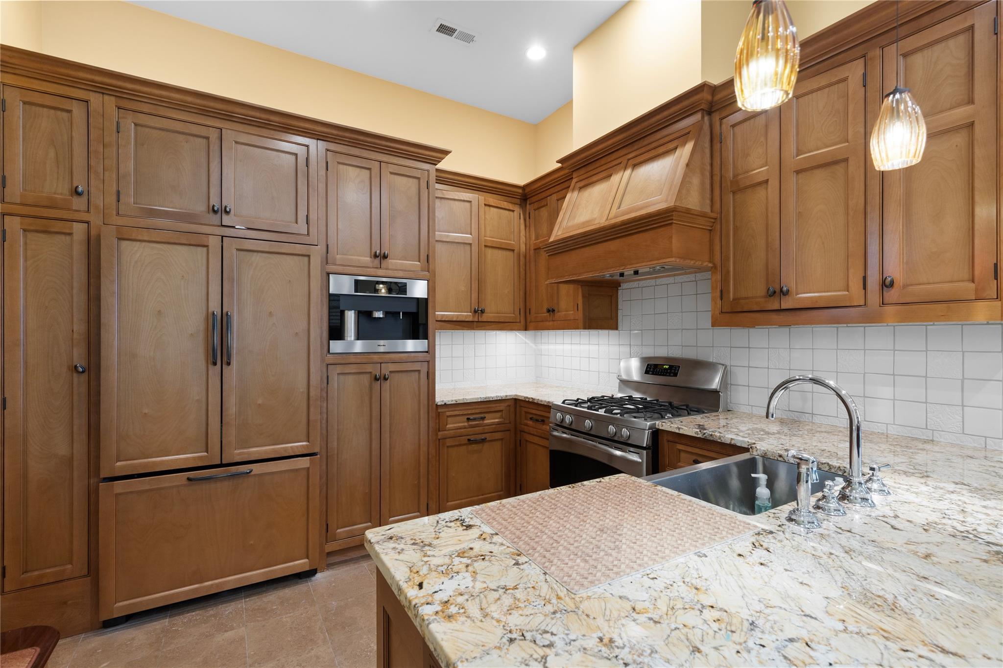 Single Family Livingston  Westchester County, NY 10522, MLS-H6306282-25