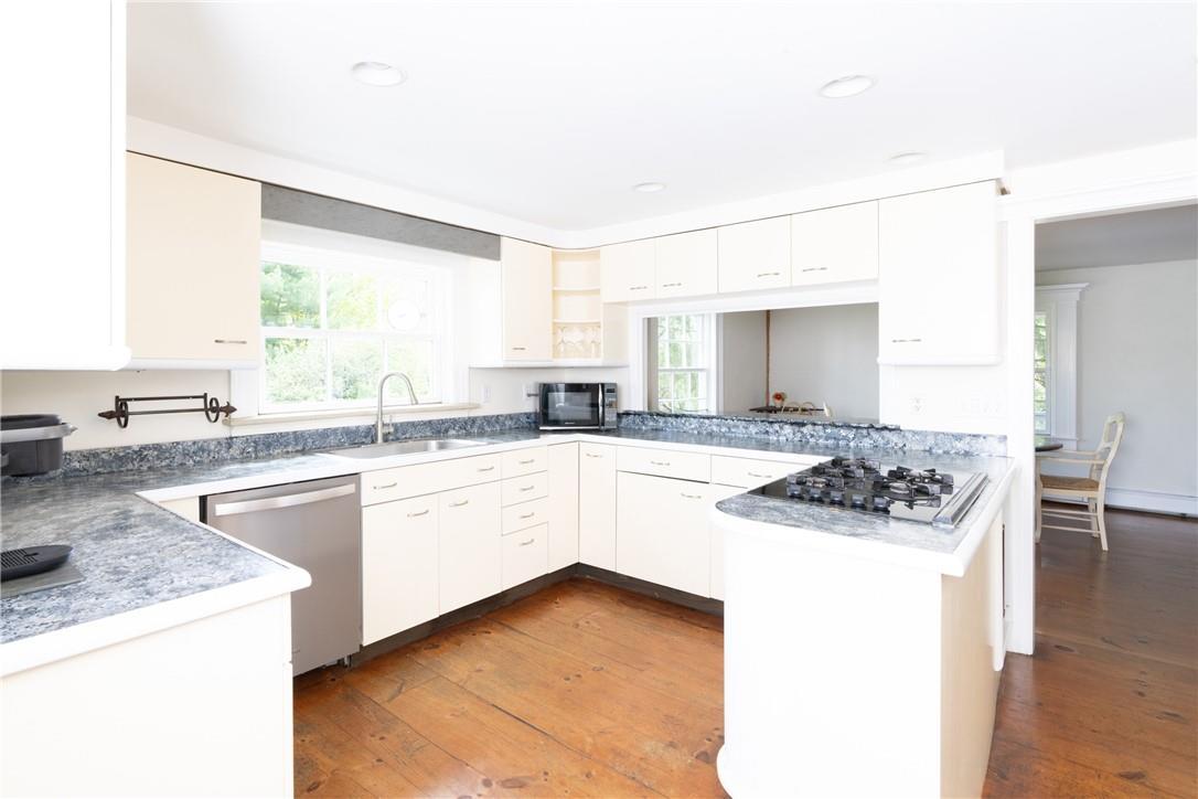Single Family Tower Hill  Dutchess County, NY 12545, MLS-H6309612-12