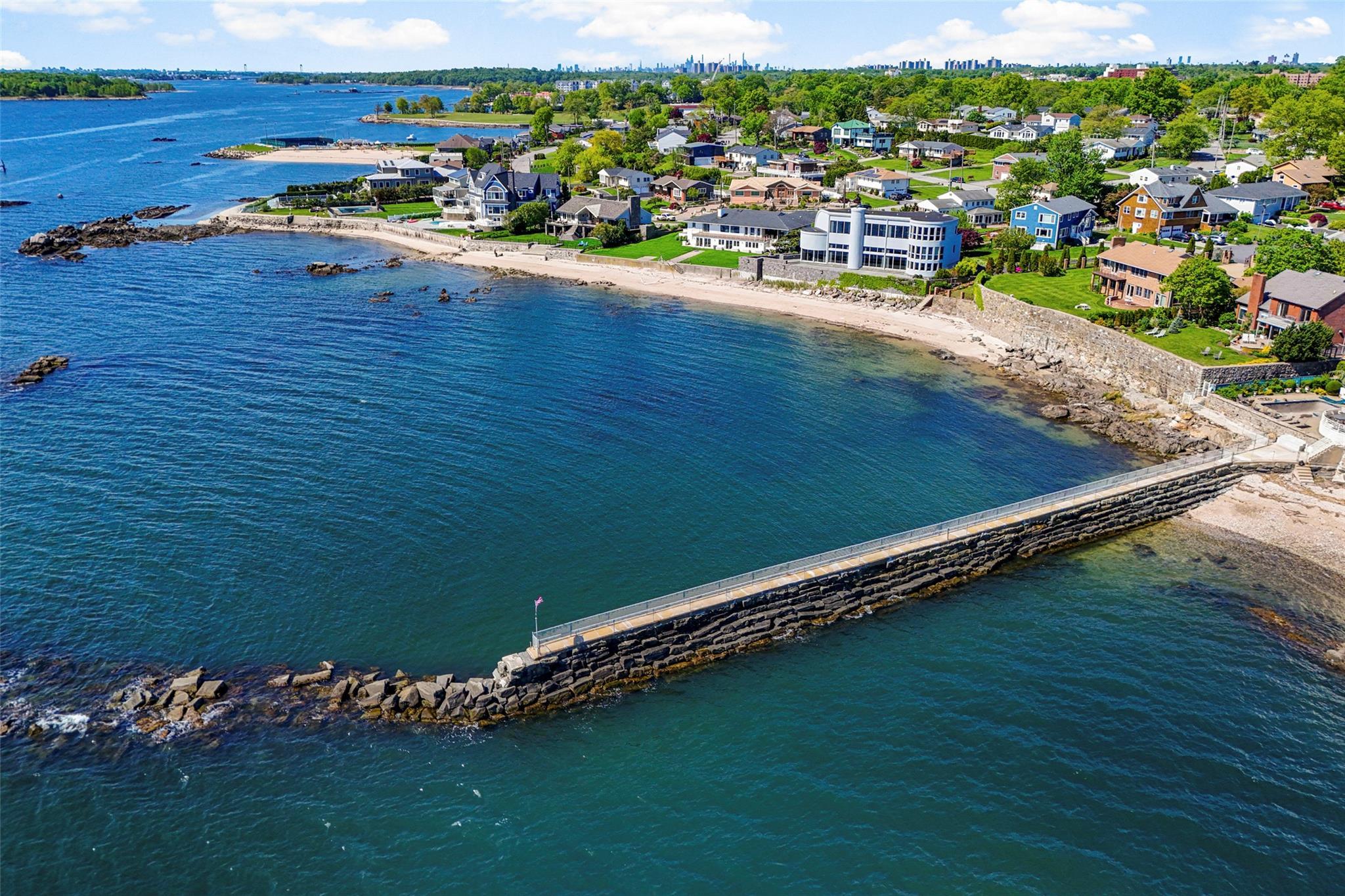 Single Family Beachfront  Westchester County, NY 10805, MLS-H6312112-35