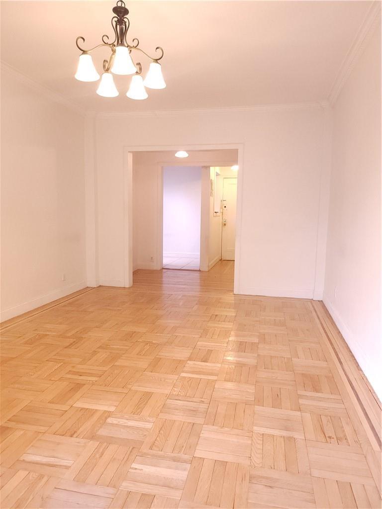 Coop Grand Concourse  Bronx, NY 10452, MLS-H6316852-2