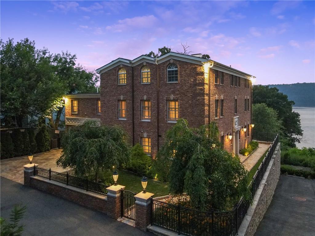 Single Family Scenic  Bronx, NY 10463, MLS-H6318092-2