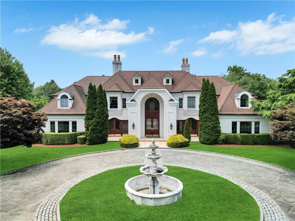 Single Family in North Hempstead - Old Wagon  Nassau County, NY 11568