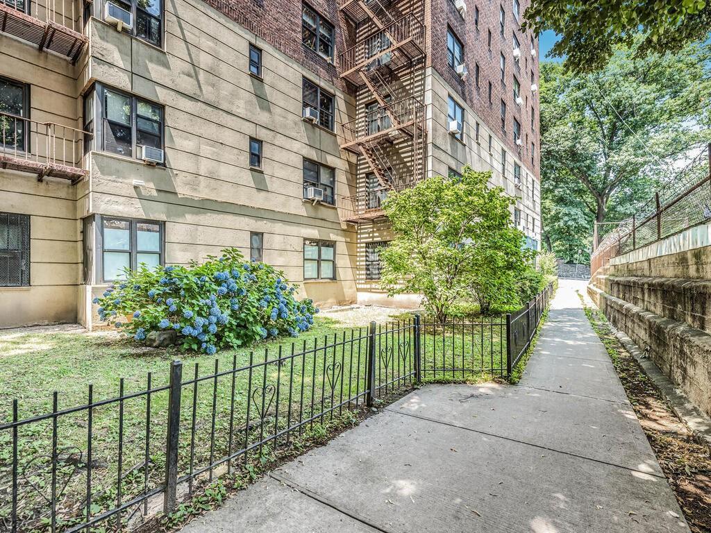 Coop Bennett  Manhattan, NY 10040, MLS-H6319010-13