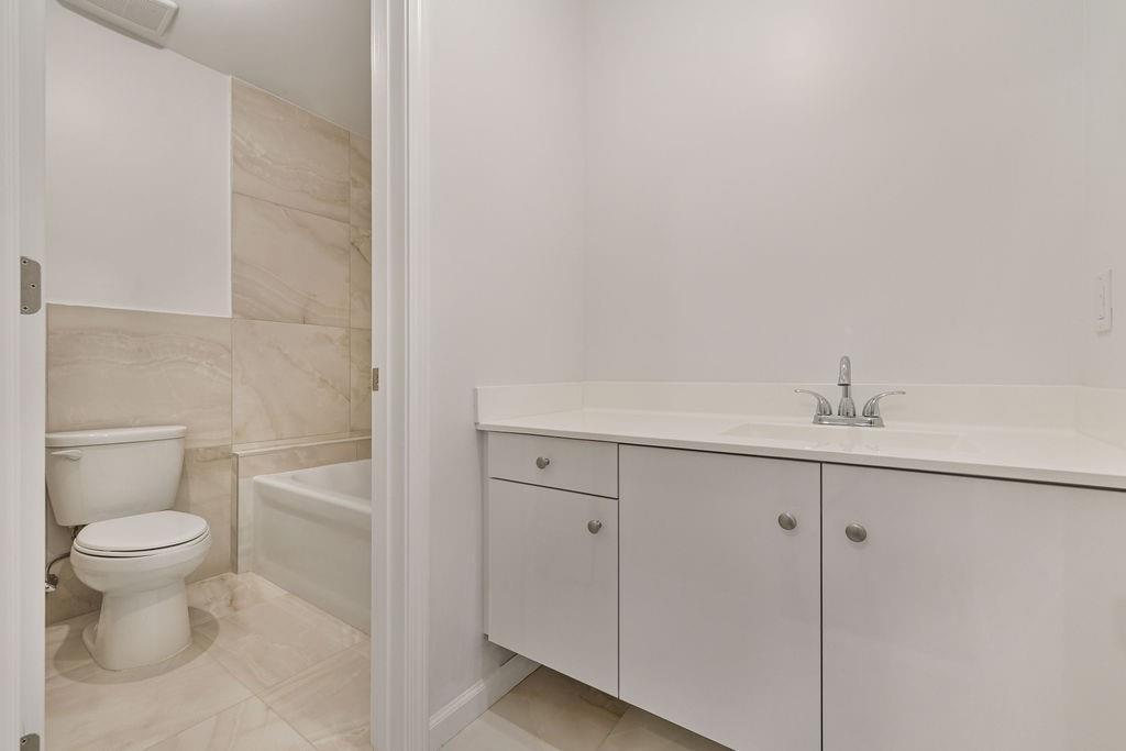 Condo Northbrook  Rockland County, NY 10977, MLS-H6320037-44