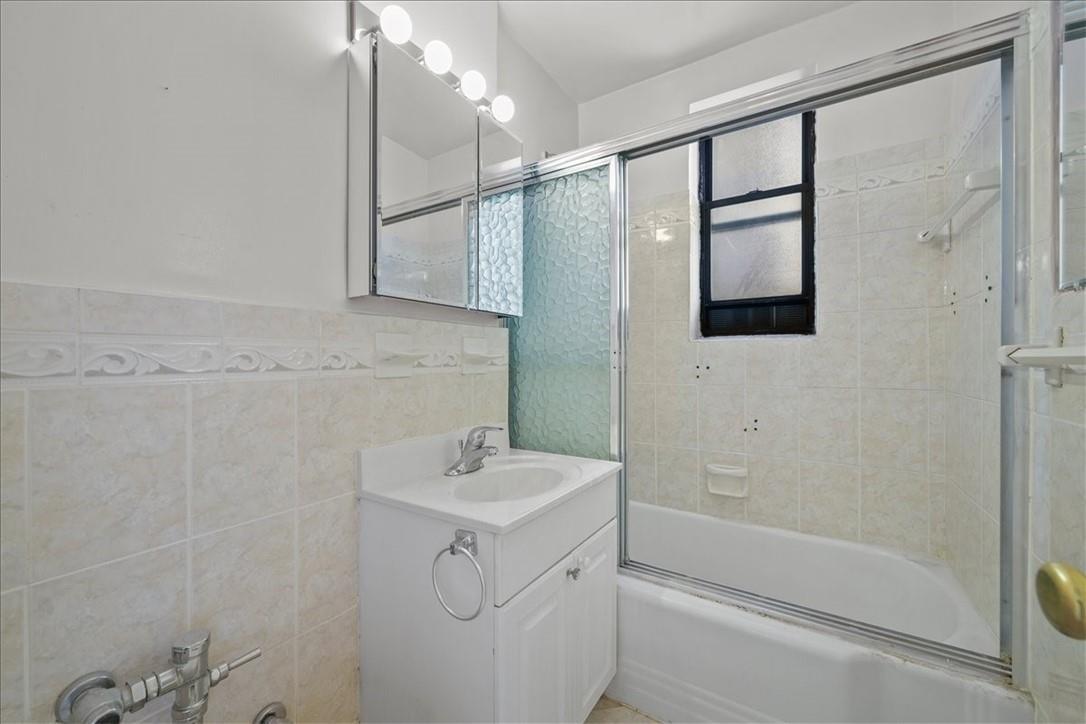Coop Olinville  Bronx, NY 10467, MLS-H6320047-13