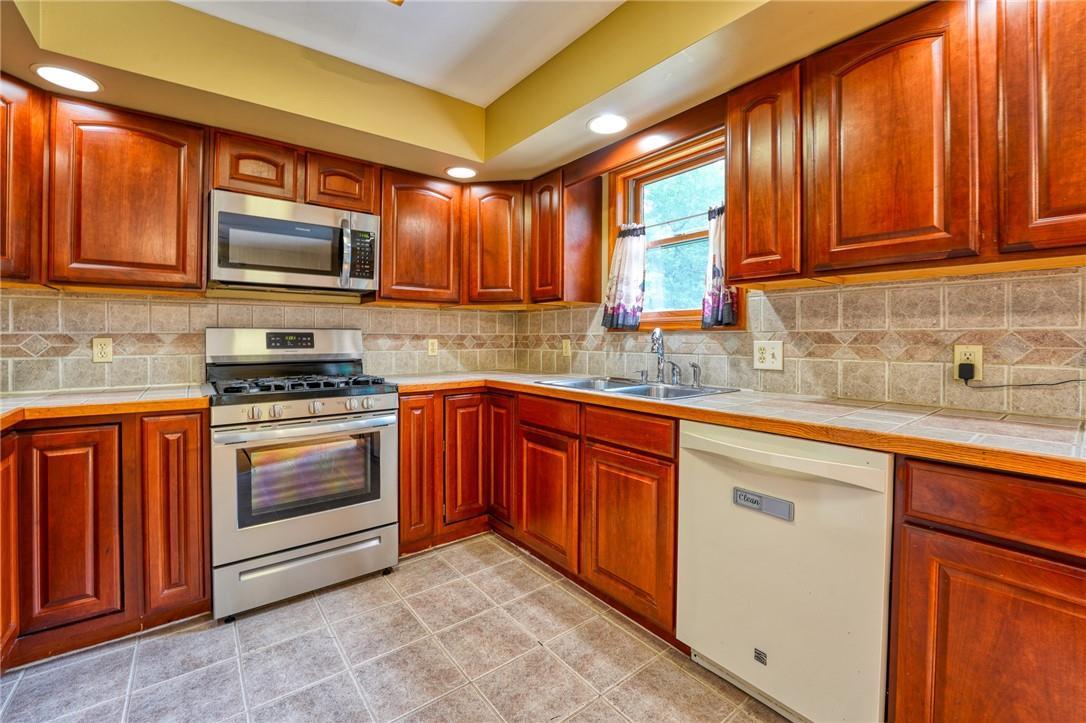 Single Family Yulan Barryville  Sullivan County, NY 12719, MLS-H6321046-3