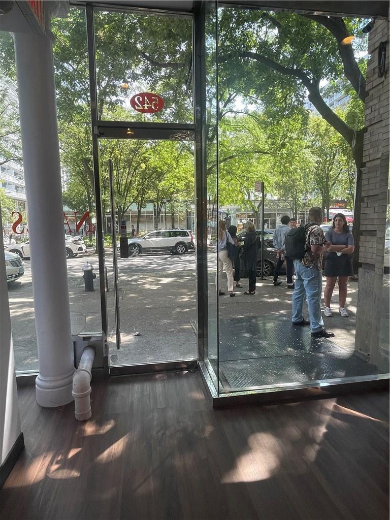 Commercial Lease Laguardia  Manhattan, NY 10012, MLS-H6321181-4