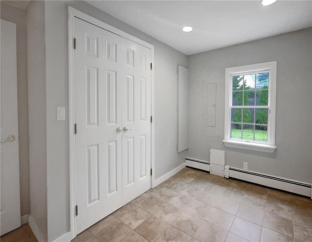 Single Family Waverly  Suffolk County, NY 11738, MLS-H6322257-10