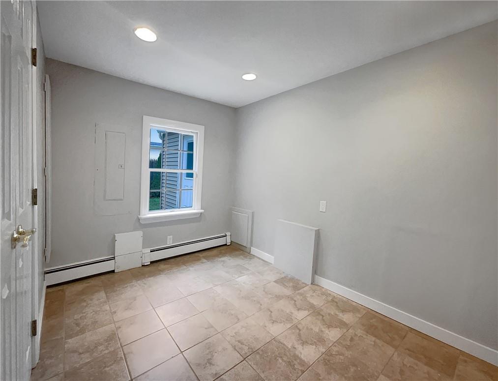Single Family Waverly  Suffolk County, NY 11738, MLS-H6322257-11