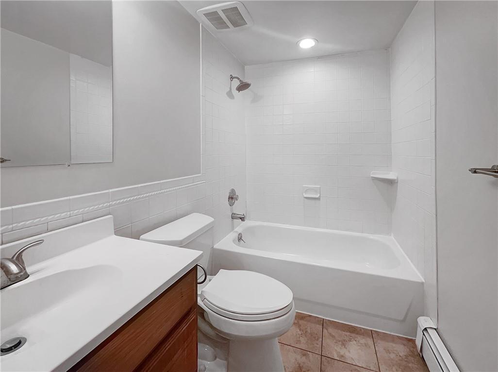 Single Family Waverly  Suffolk County, NY 11738, MLS-H6322257-12