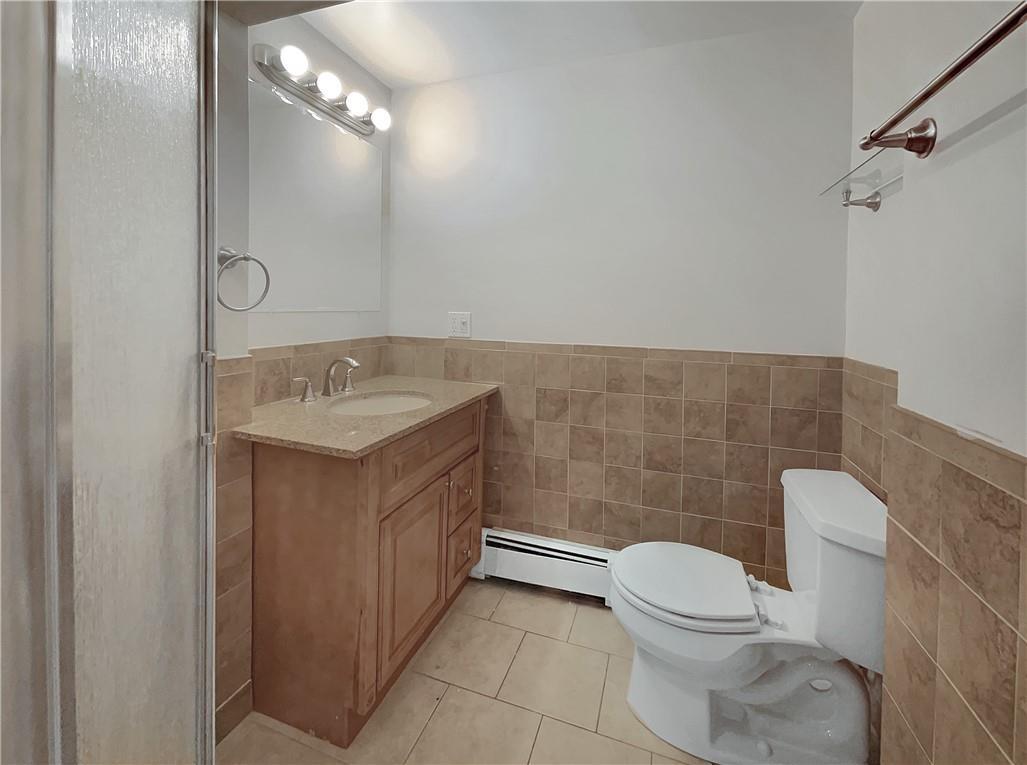 Single Family Waverly  Suffolk County, NY 11738, MLS-H6322257-14