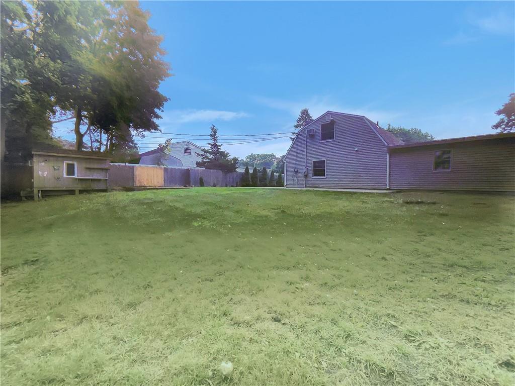 Single Family Waverly  Suffolk County, NY 11738, MLS-H6322257-8