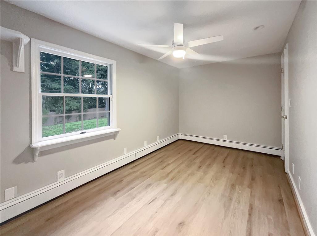 Single Family Waverly  Suffolk County, NY 11738, MLS-H6322257-9