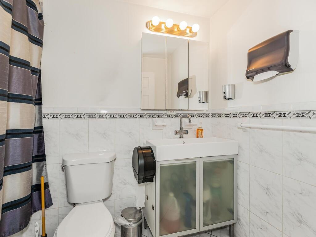 Commercial Sale 39th  Manhattan, NY 10016, MLS-H6324022-17