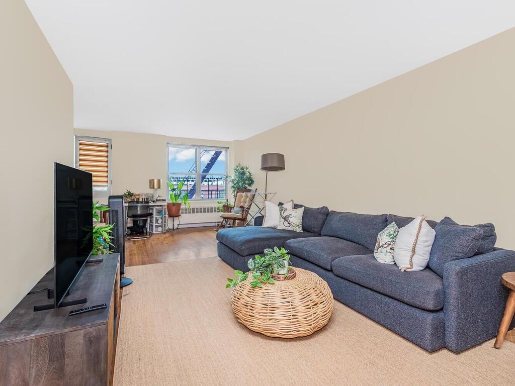 Coop Grand Concourse  Bronx, NY 10468, MLS-H6324181-15
