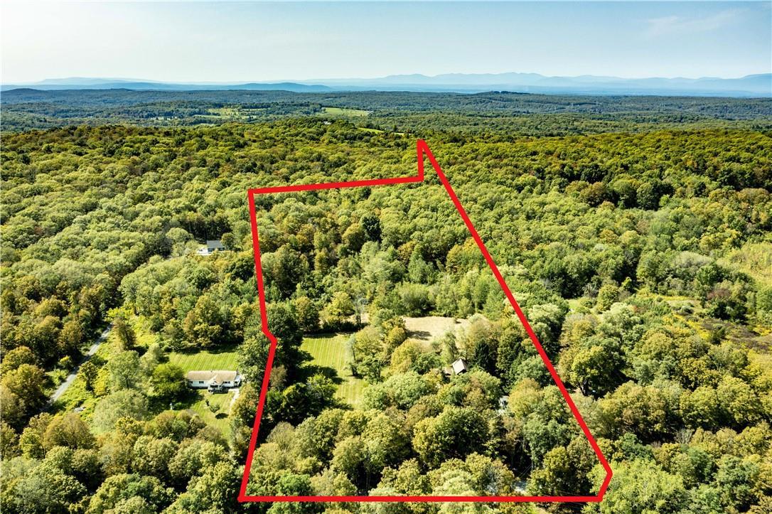 Single Family Decker  Dutchess County, NY 12581, MLS-H6324897-2