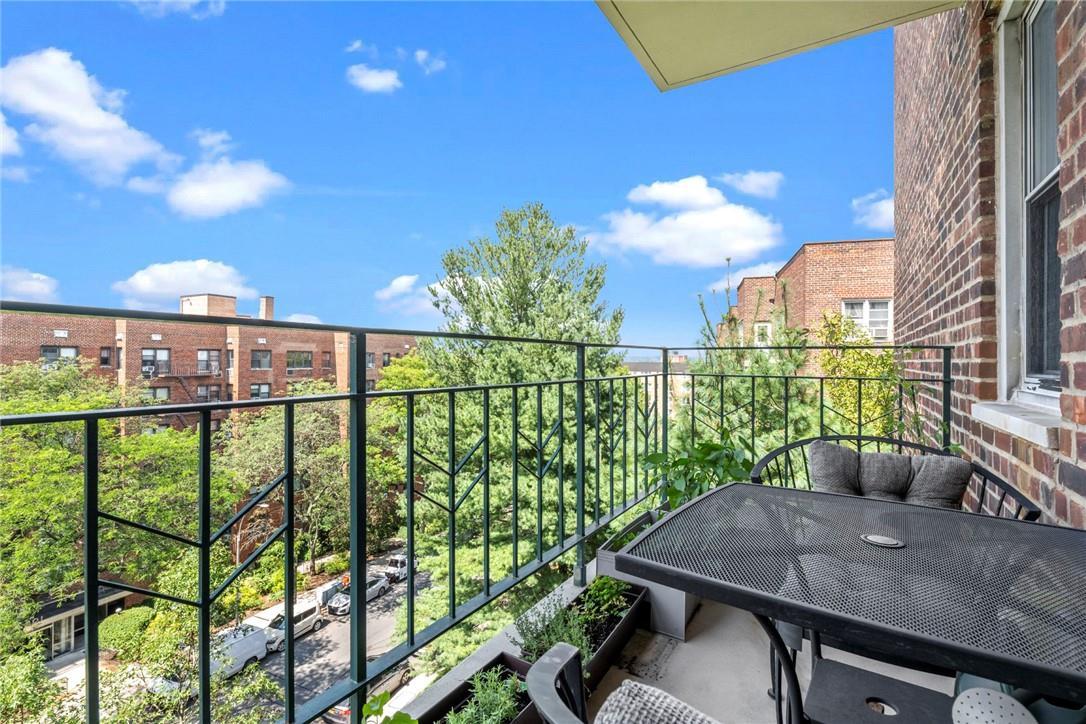 Coop Hudson Manor  Bronx, NY 10463, MLS-H6324954-5