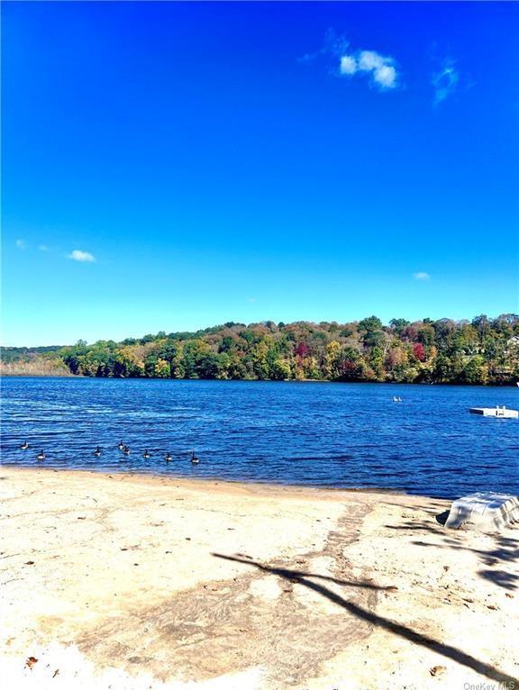 Single Family Entrance  Putnam County, NY 10541, MLS-H6325274-14