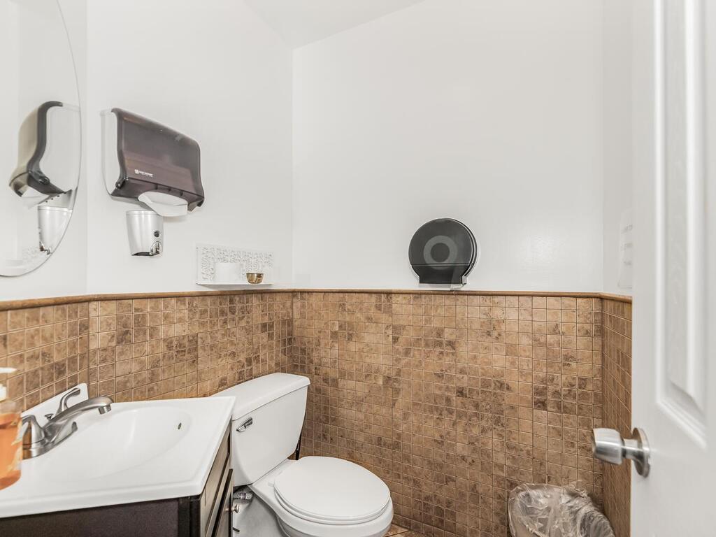 Commercial Sale 39th  Manhattan, NY 10016, MLS-H6325406-32