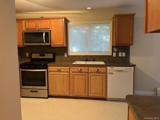 Single Family Church Rockland County, NY 10954, MLS-H6325794-4