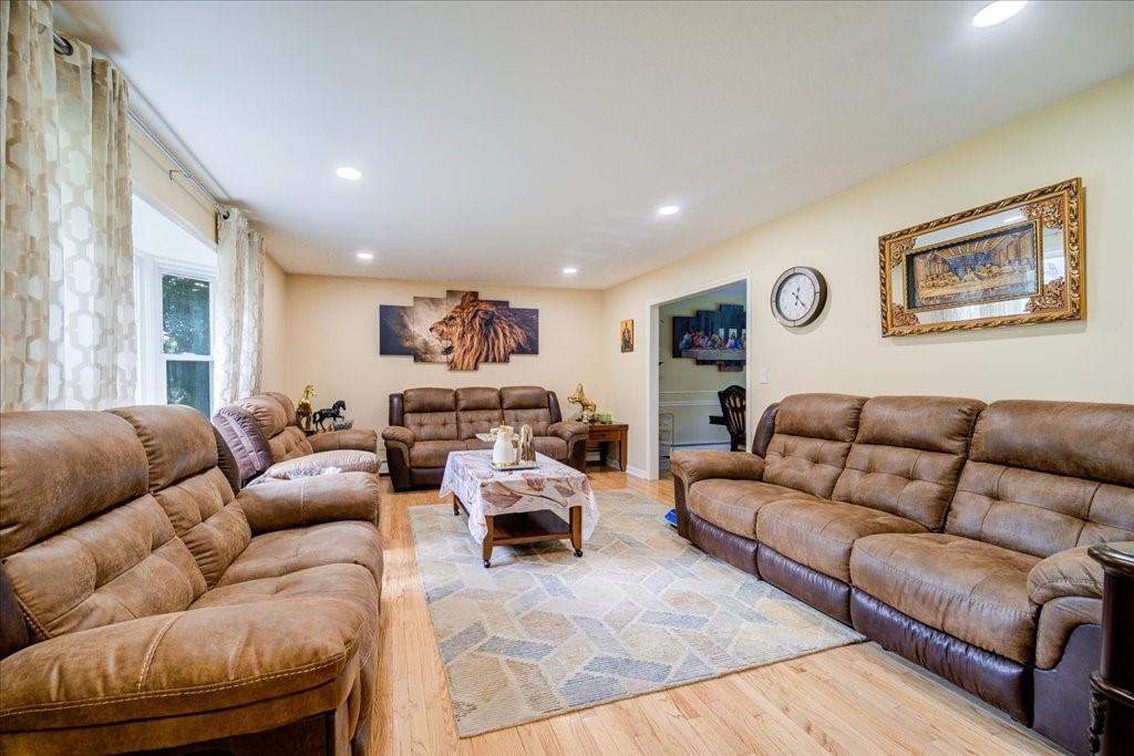 Single Family Hillview  Dutchess County, NY 12603, MLS-H6326006-17