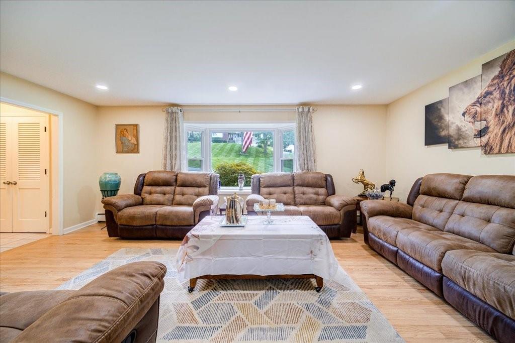 Single Family Hillview  Dutchess County, NY 12603, MLS-H6326006-19