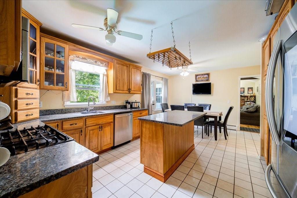 Single Family Hillview  Dutchess County, NY 12603, MLS-H6326006-5