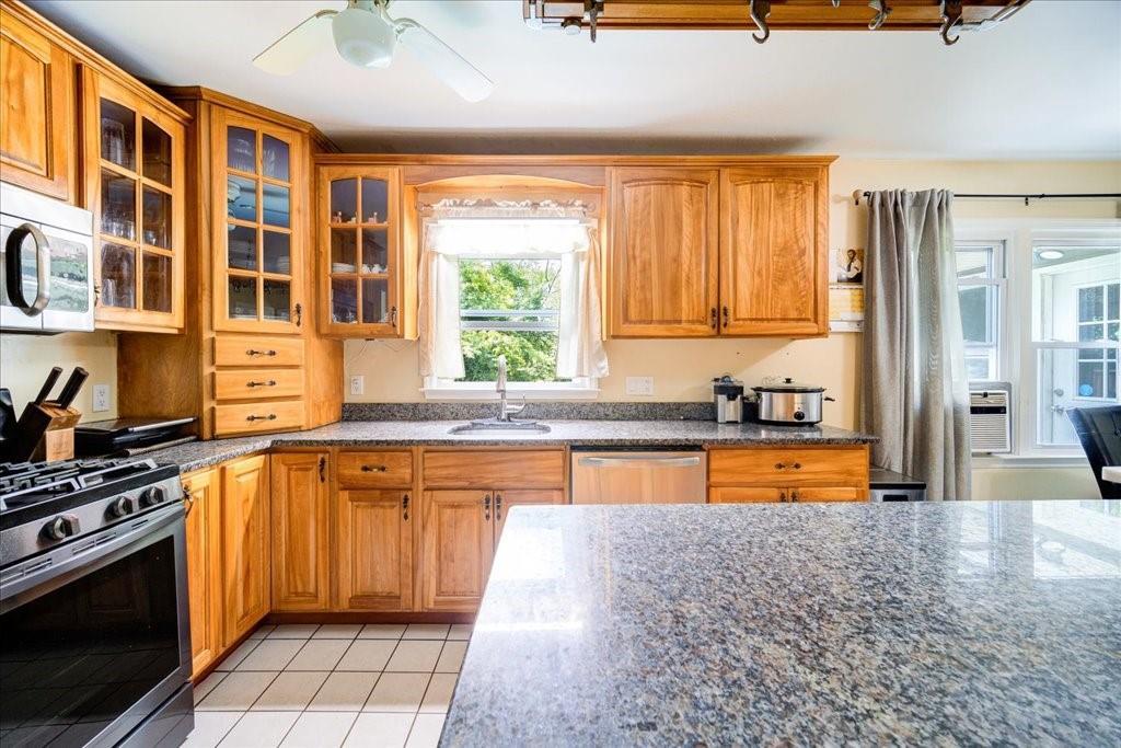 Single Family Hillview  Dutchess County, NY 12603, MLS-H6326006-8