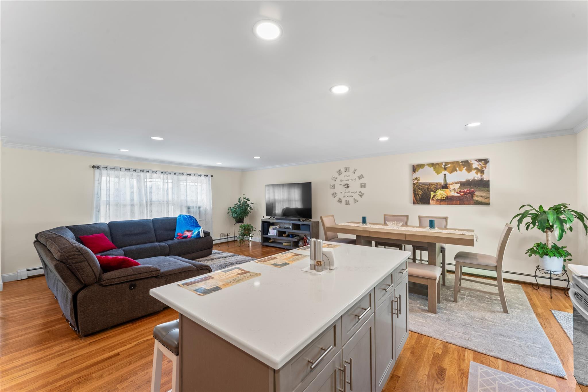 Single Family Riverside  Out Of Area, NY 06482, MLS-H6327054-6