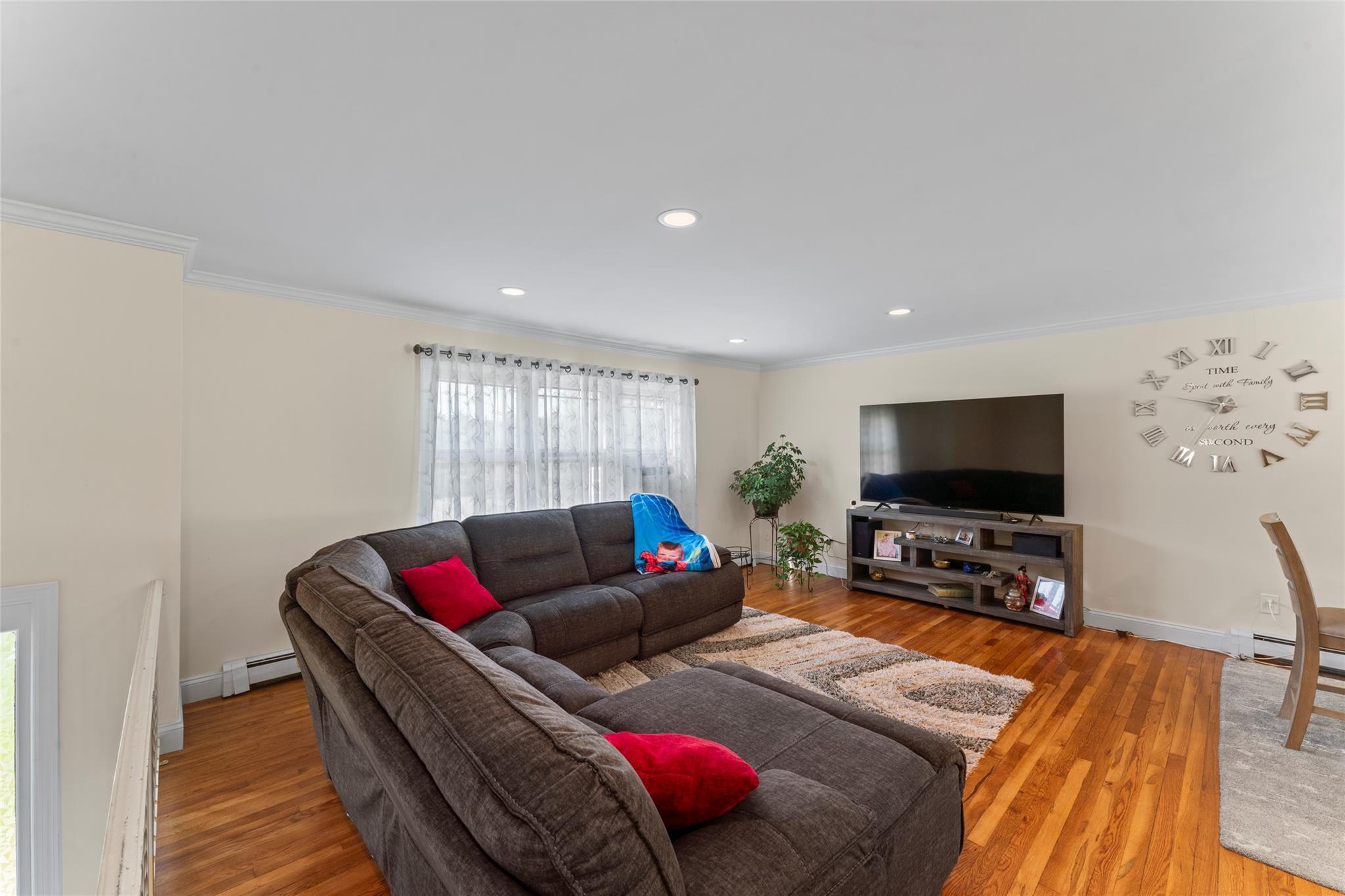Single Family Riverside  Out Of Area, NY 06482, MLS-H6327054-8