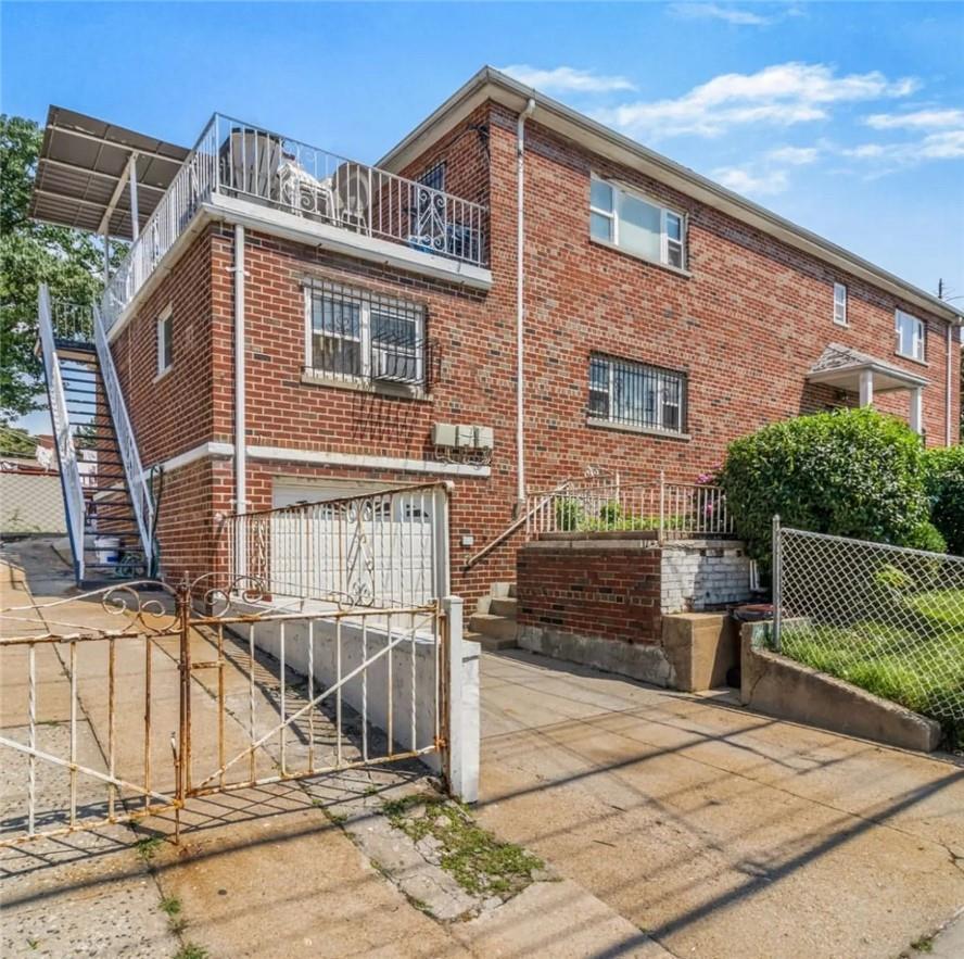 Single Family E 233rd Street  Bronx, NY 10466, MLS-H6327366-4