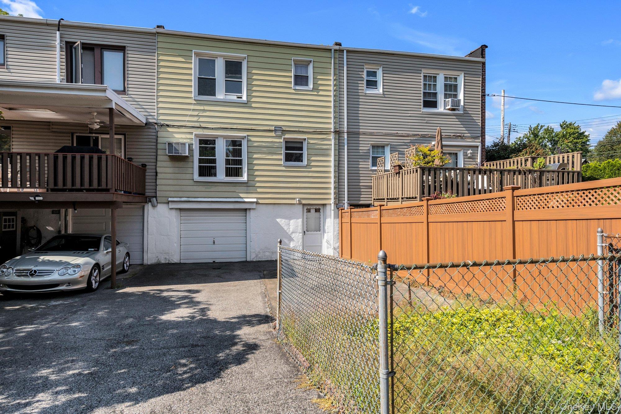 Single Family Narragansett Avenue  Bronx, NY 10461, MLS-H6328017-13