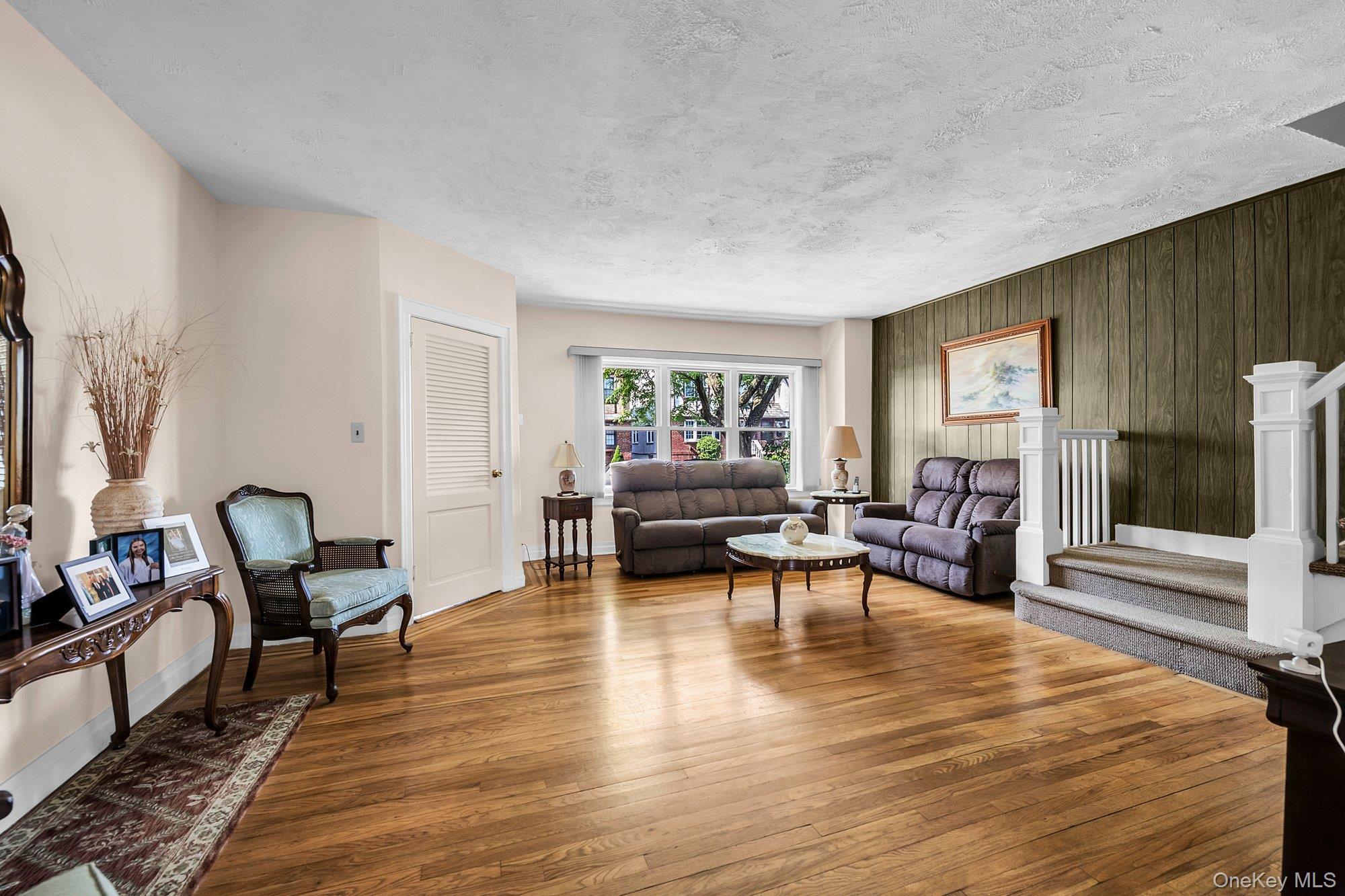 Single Family Narragansett Avenue  Bronx, NY 10461, MLS-H6328017-3