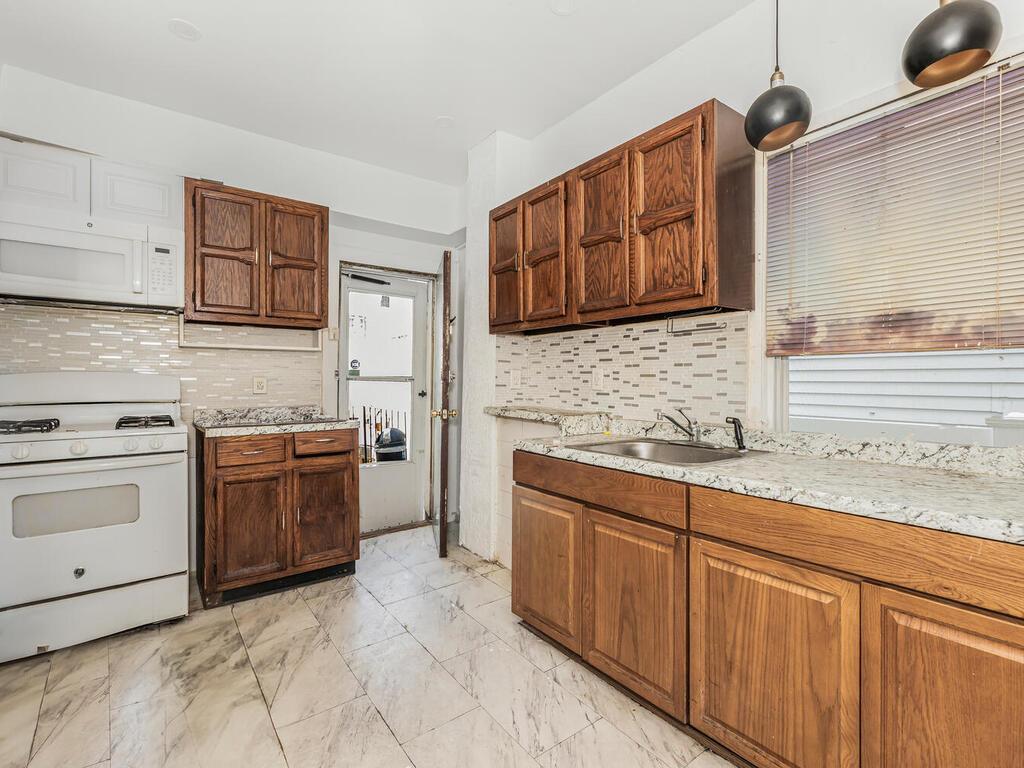 Single Family 2nd Westchester County, NY 10550, MLS-H6329025-27