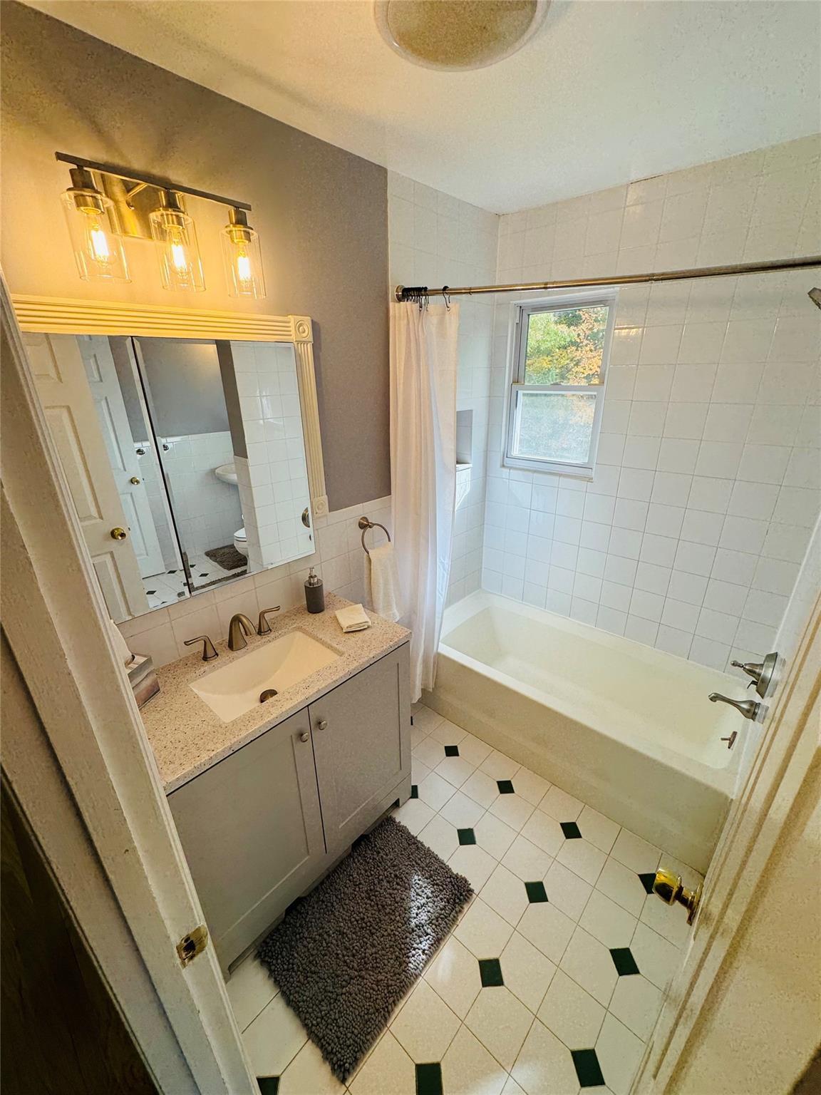 Single Family Somerstown  Westchester County, NY 10562, MLS-H6329083-3
