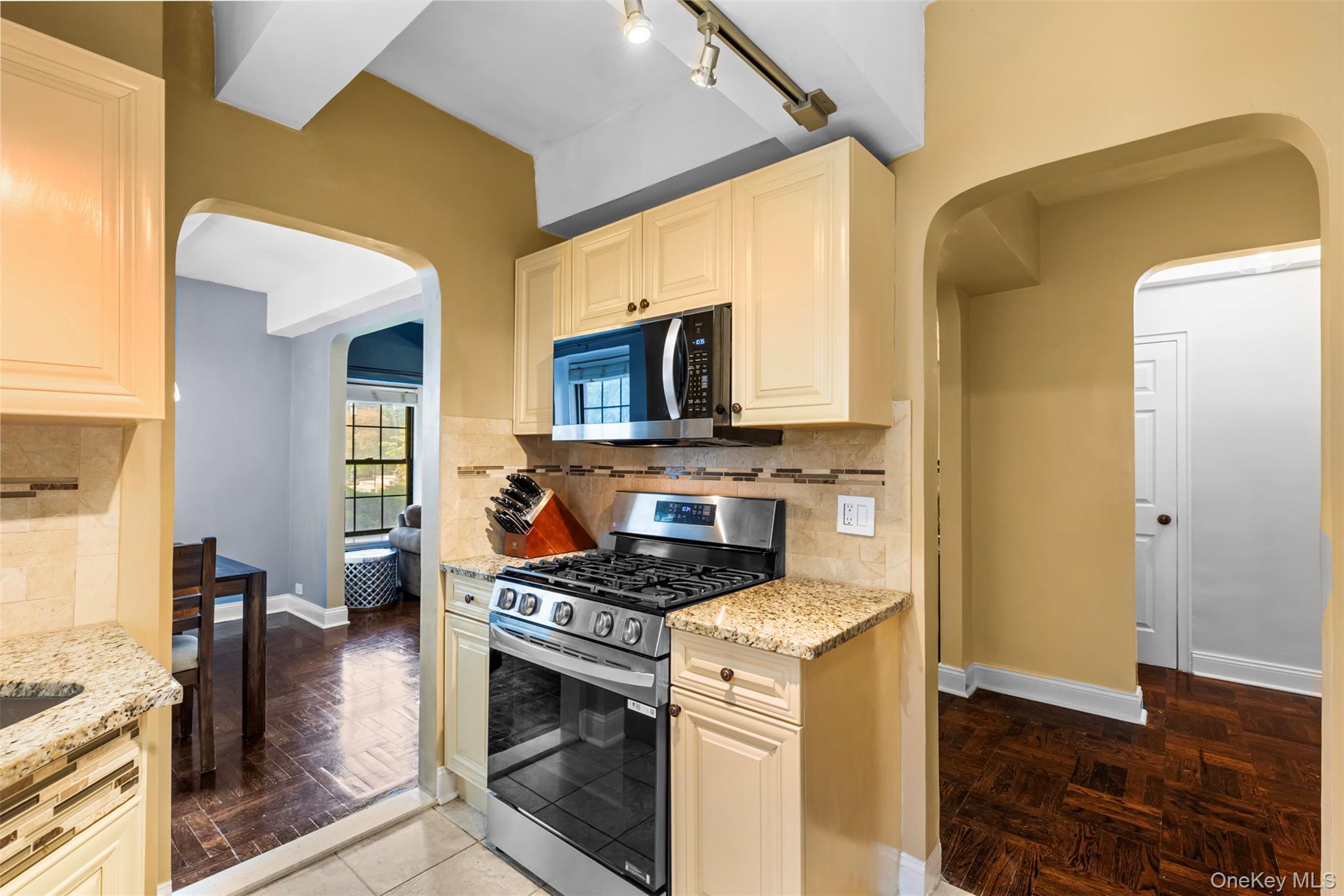 Coop Garth  Westchester County, NY 10583, MLS-H6329196-13