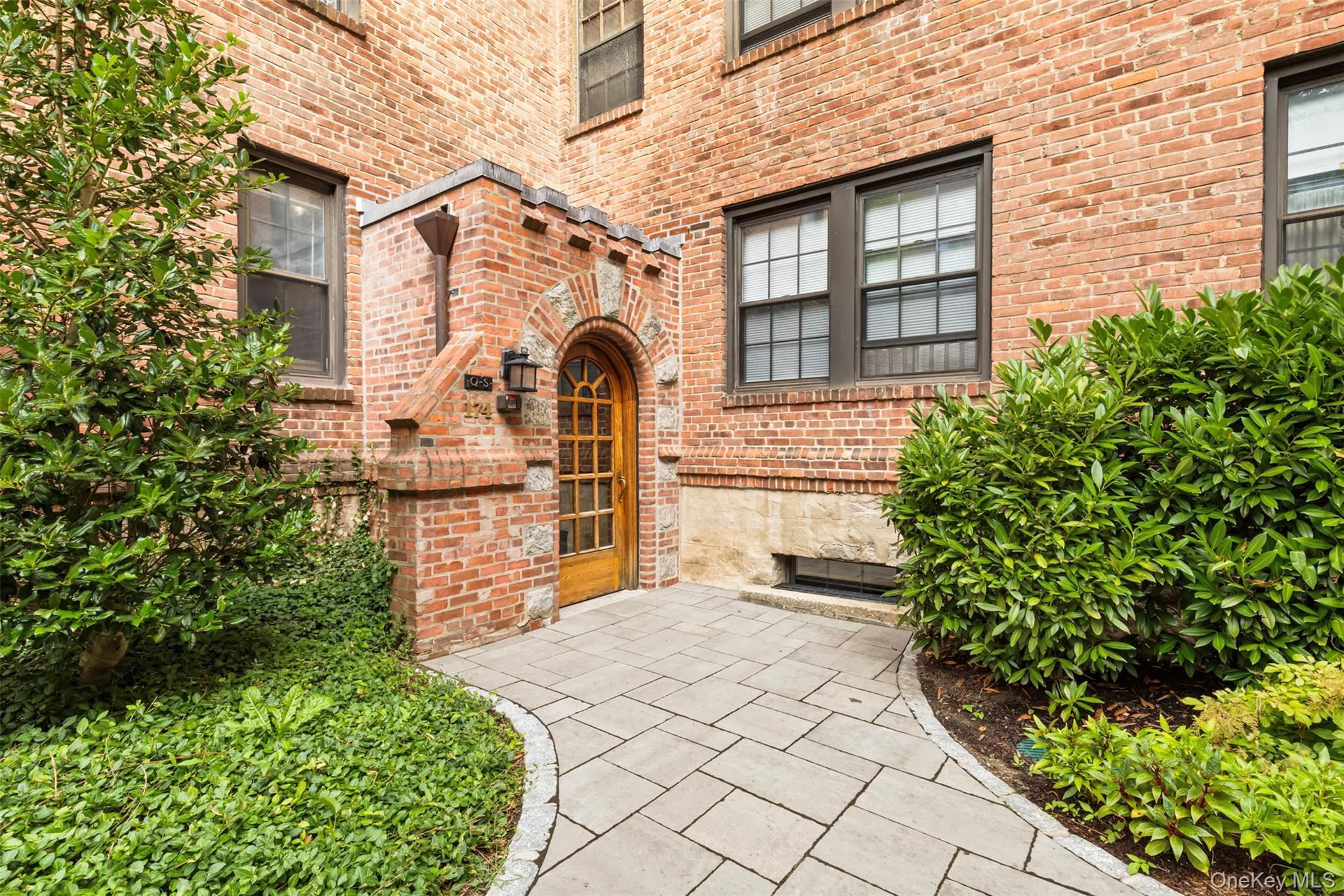 Coop Garth  Westchester County, NY 10583, MLS-H6329196-2