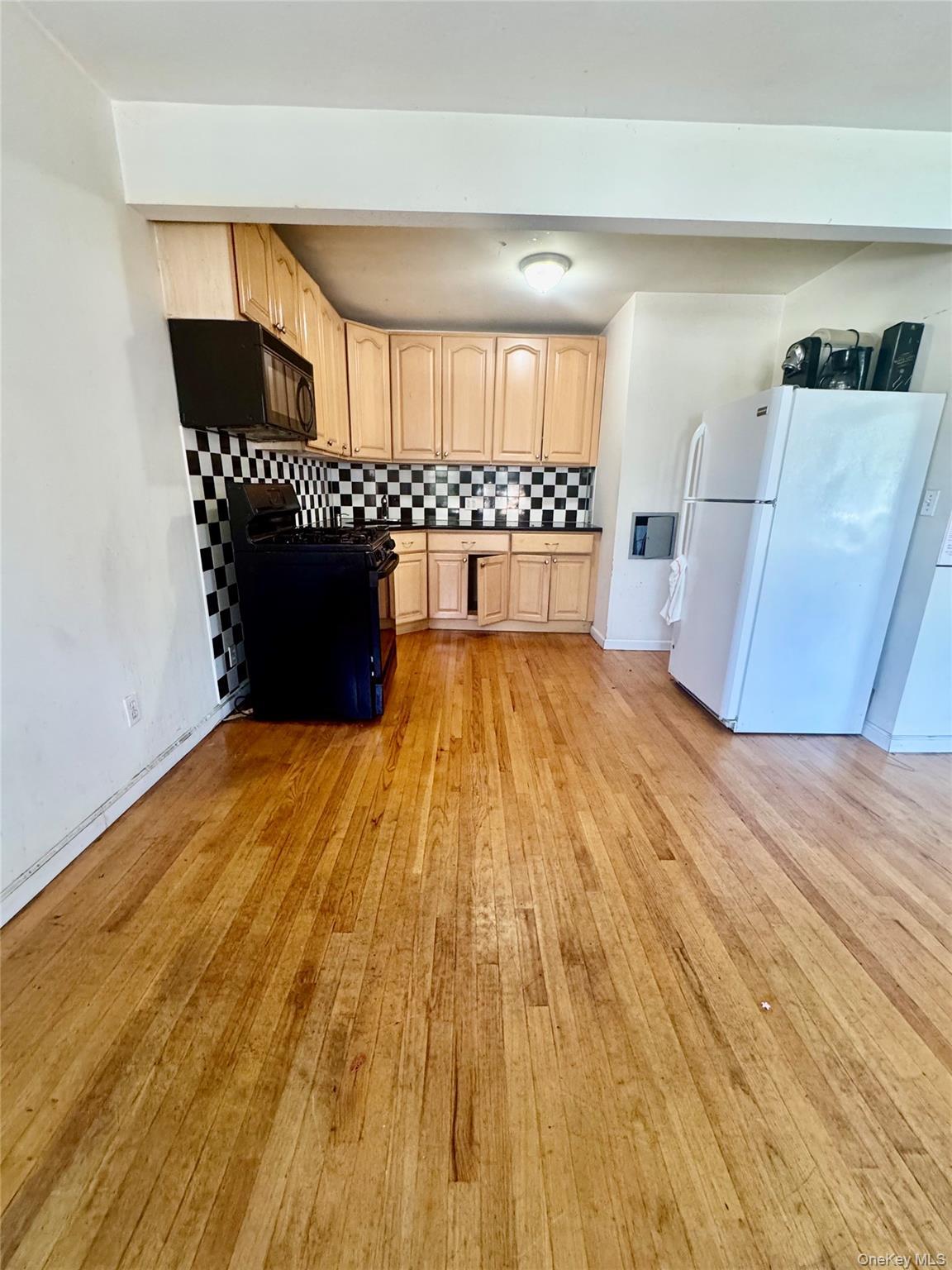 Commercial Sale City Island  Bronx, NY 10464, MLS-H6329430-25