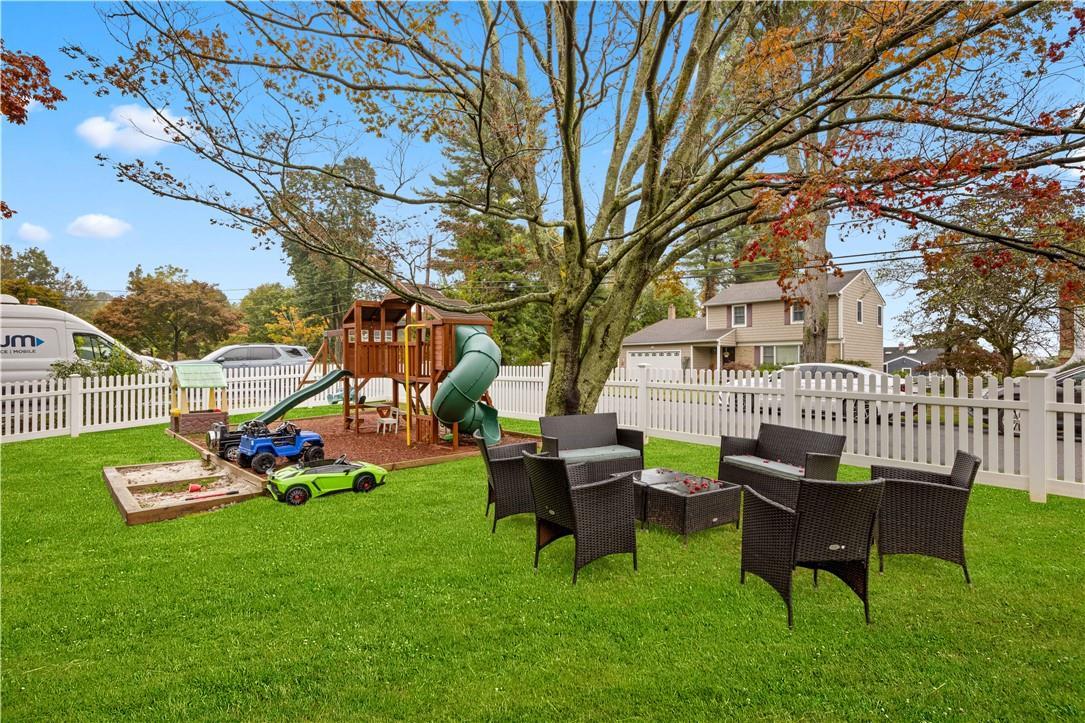 Single Family Hickory  Westchester County, NY 10598, MLS-H6330301-5