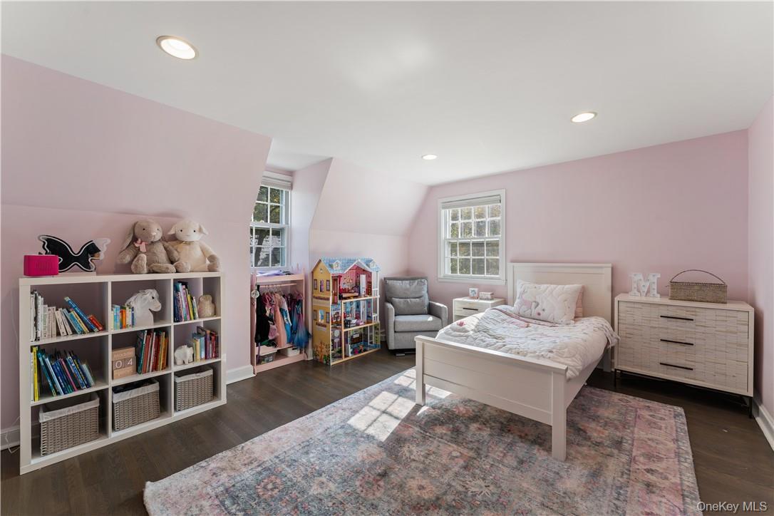 Single Family Secor Westchester County, NY 10583, MLS-H6331111-13