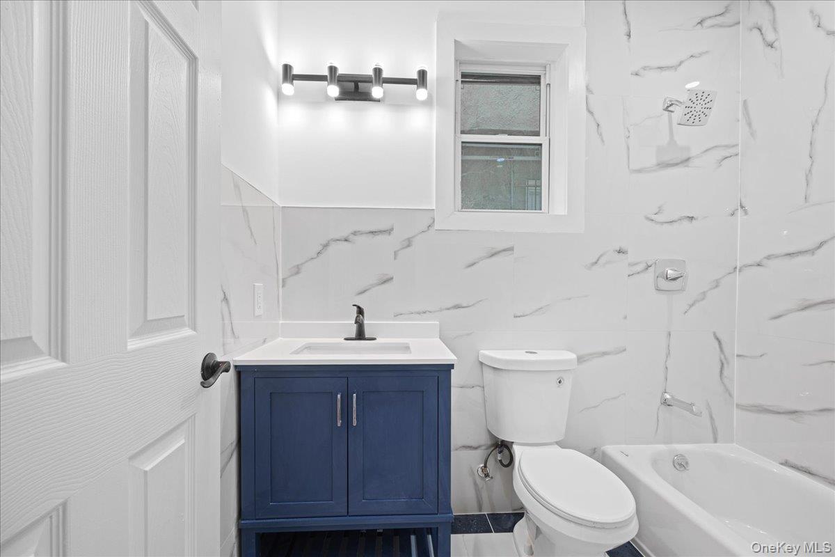 Single Family Van Nest Bronx, NY 10460, MLS-H6331391-13