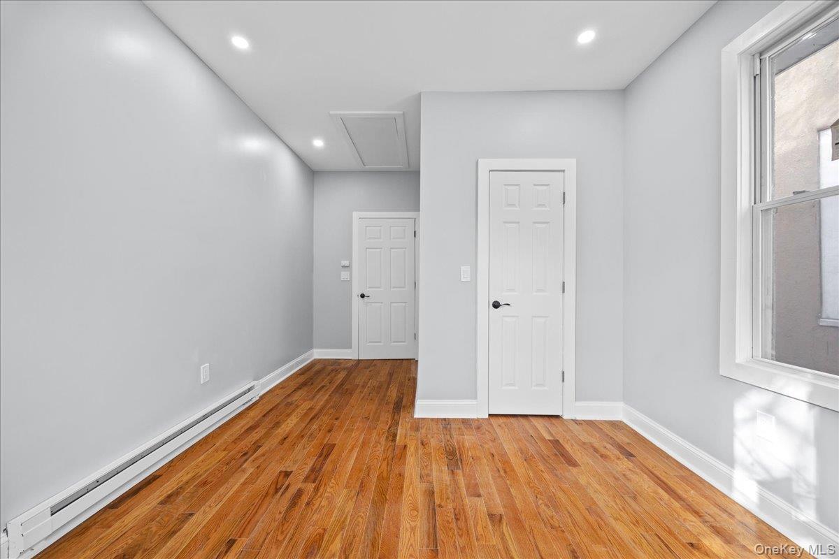 Single Family Van Nest Bronx, NY 10460, MLS-H6331391-24