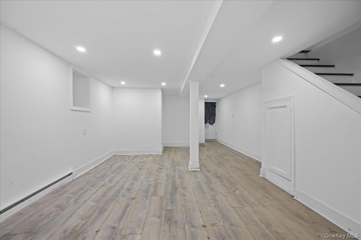 Single Family Van Nest Bronx, NY 10460, MLS-H6331391-31