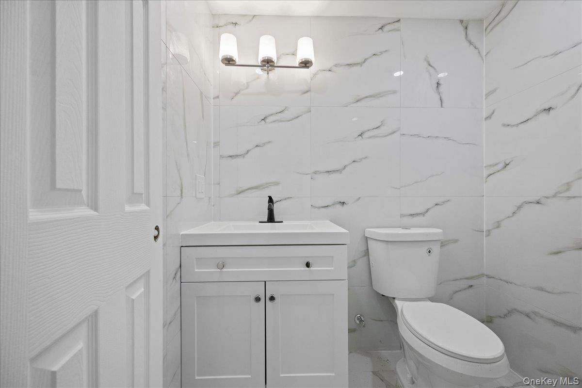 Single Family Van Nest Bronx, NY 10460, MLS-H6331391-33