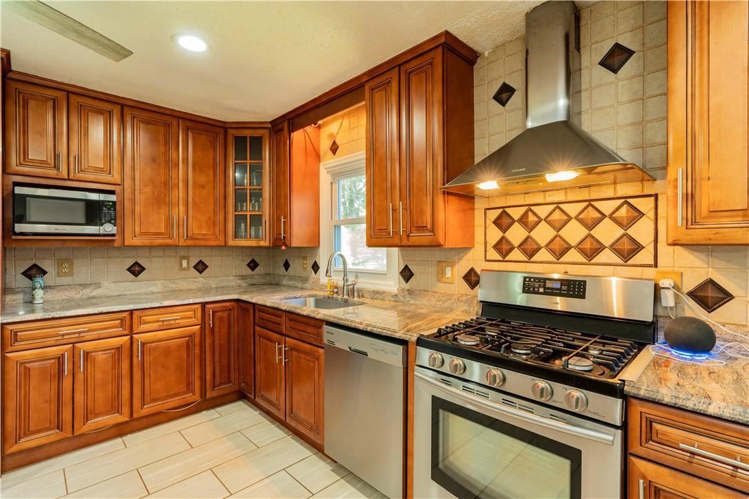 Single Family Bower  Dutchess County, NY 12603, MLS-H6331629-15