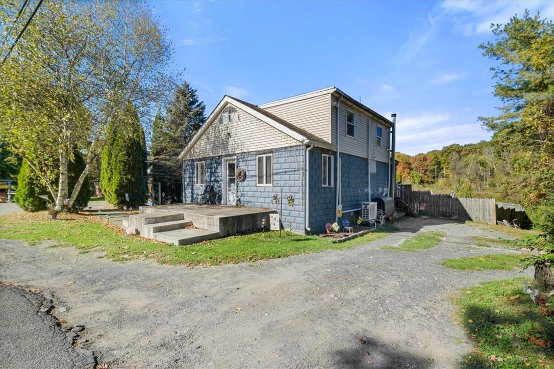 Single Family South  Ulster County, NY 12528, MLS-H6332336-2