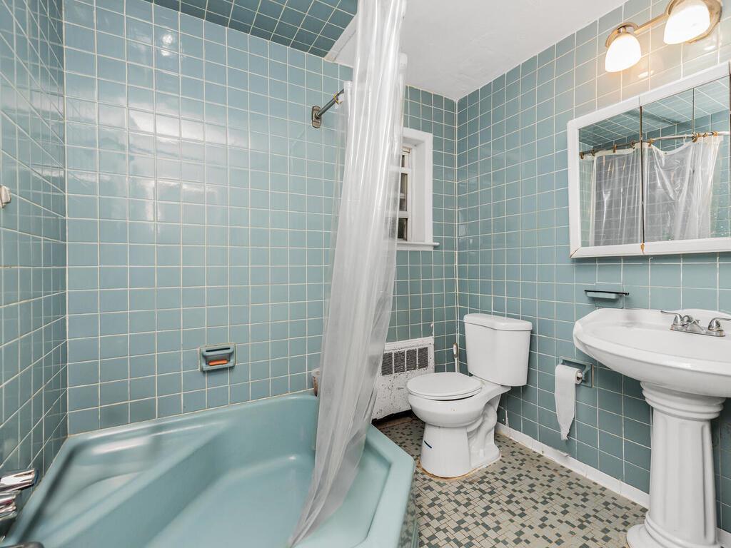Single Family 233rd  Bronx, NY 10466, MLS-H6332682-21